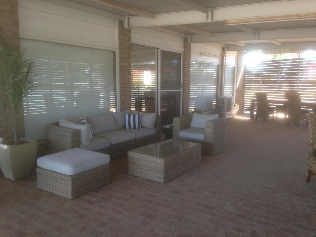 Crossroads Ecomotel Порт-Огаста Экстерьер фото