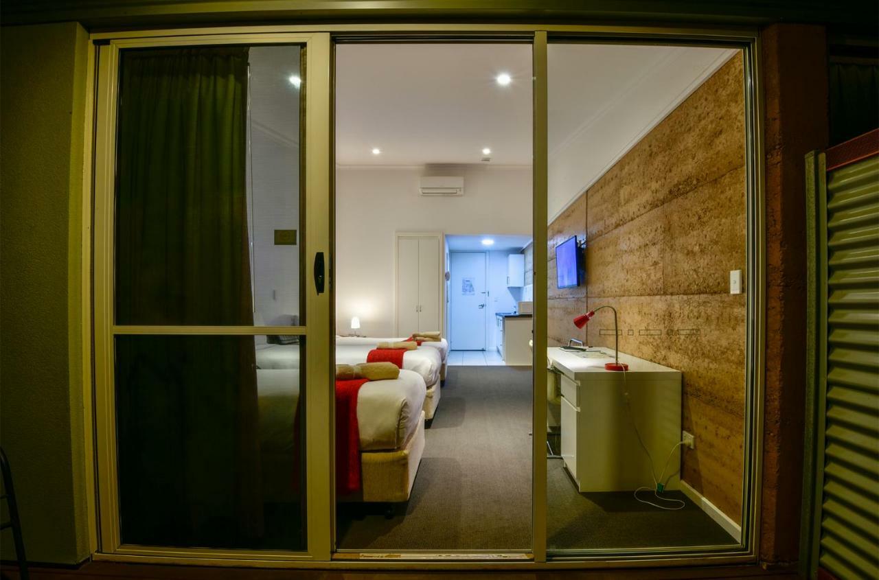 Crossroads Ecomotel Порт-Огаста Экстерьер фото