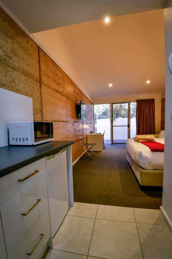 Crossroads Ecomotel Порт-Огаста Экстерьер фото