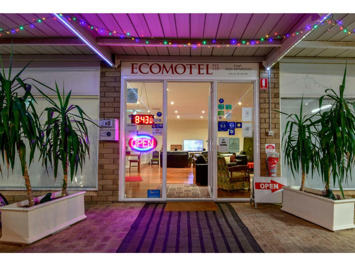 Crossroads Ecomotel Порт-Огаста Экстерьер фото